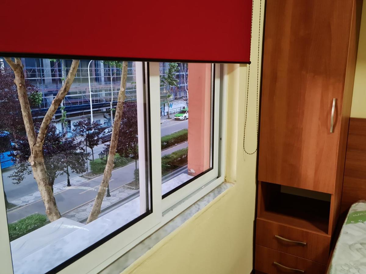 2V1 - 21 Dhjetori Am Lejlighed Tirana Eksteriør billede